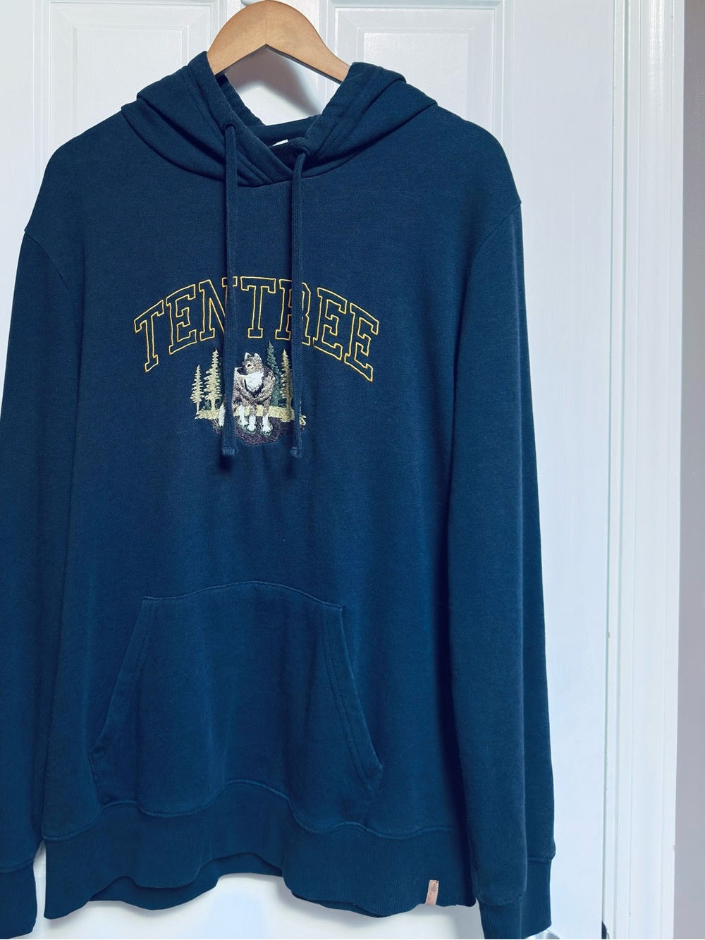 SZ MENS L - 10 Tree Pullover Hoodie with Embroidered Logo and Wolf